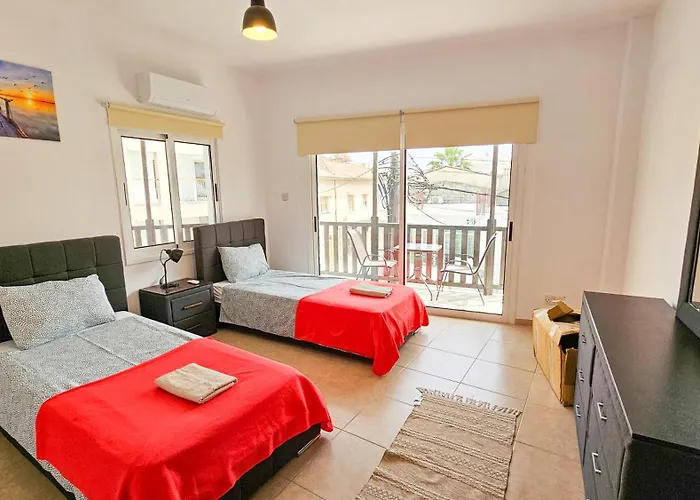 Sky Line City Rooms, 150M From Chabad Lubavitch