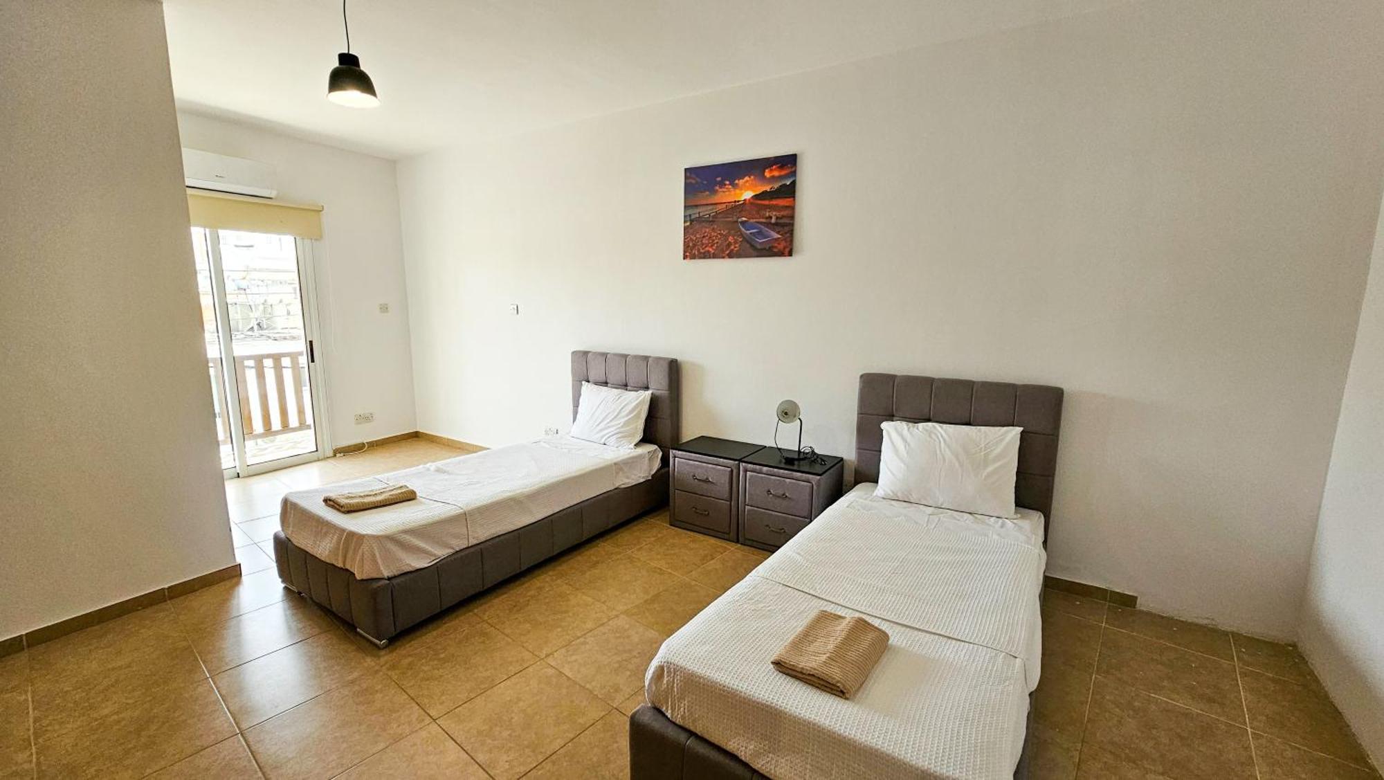 Sky Line Rooms, 150m From Chabad Lubavitch * Ларнака